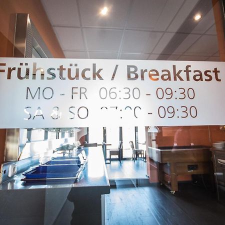 Hotel Turmfalke 24H Check In Linz Eksteriør billede