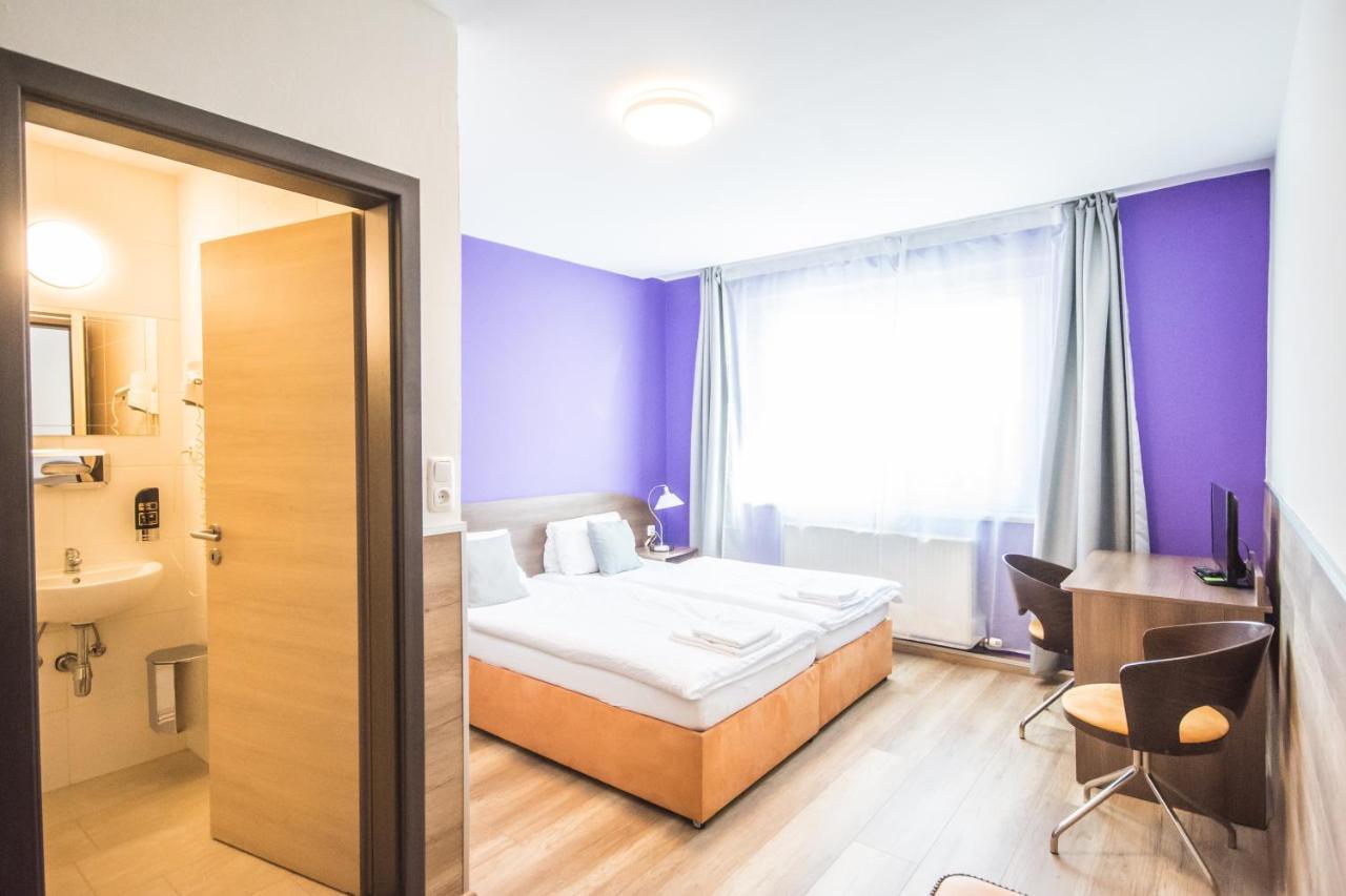 Hotel Turmfalke 24H Check In Linz Eksteriør billede