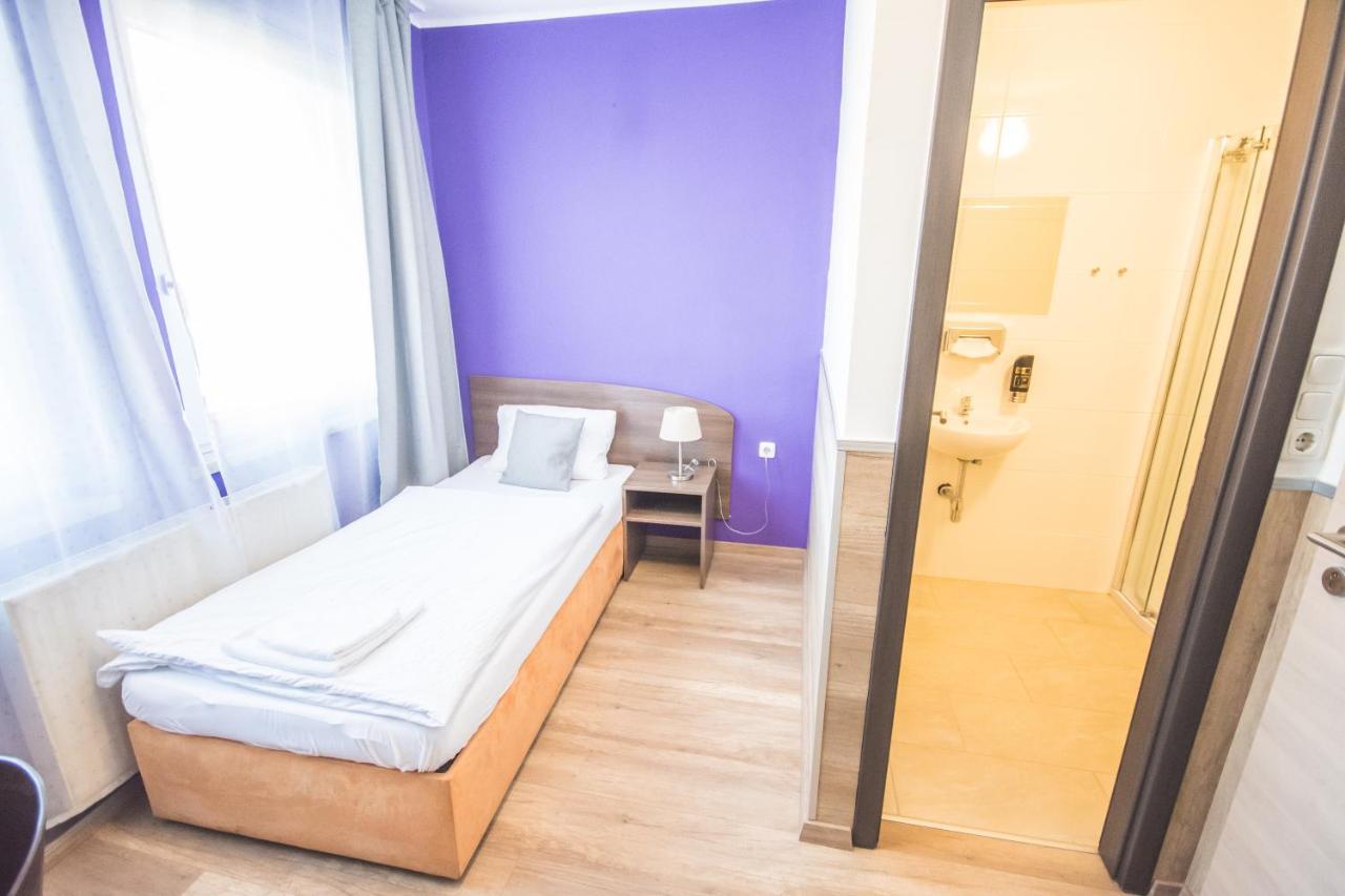 Hotel Turmfalke 24H Check In Linz Eksteriør billede