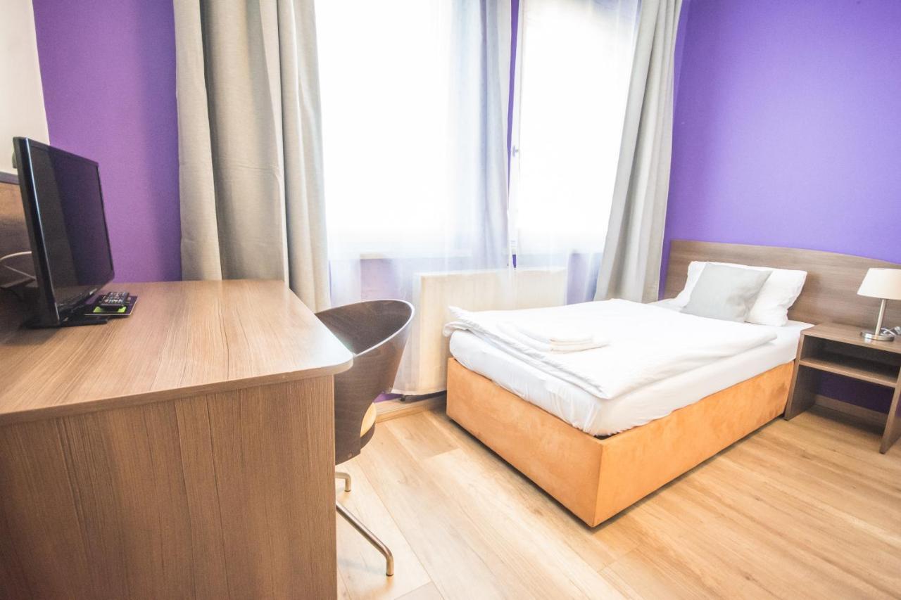 Hotel Turmfalke 24H Check In Linz Eksteriør billede